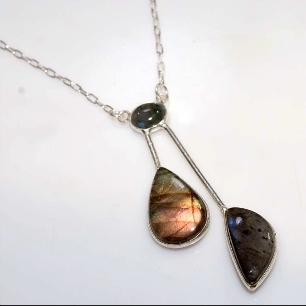 Labradorite Necklace - Picture 2 of 13